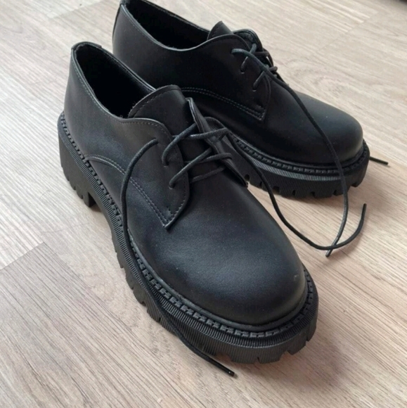 Minimalist lace up platform oxford - Picture 3 of 3